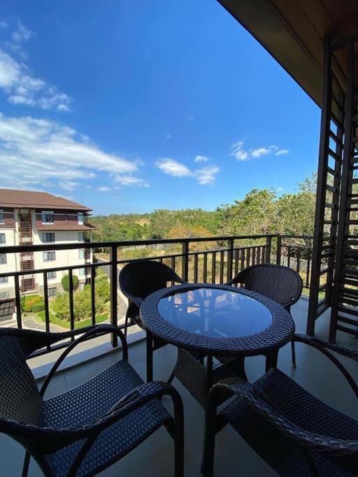 Anvaya Cove Penthouse Unit 10-2 Br. Apartment Morong  Exterior photo